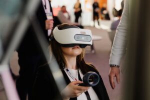 kobieta w googlach VR